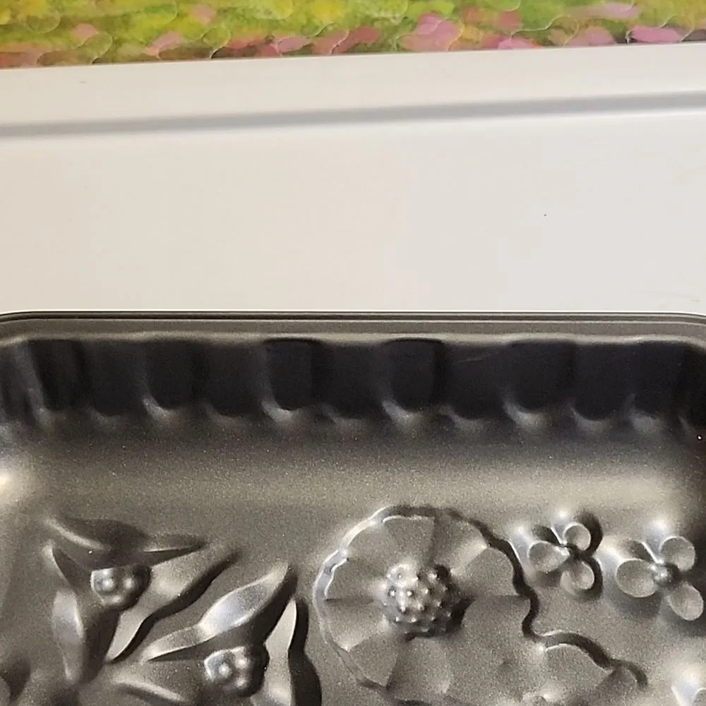 Wilton Floral Cake Pan